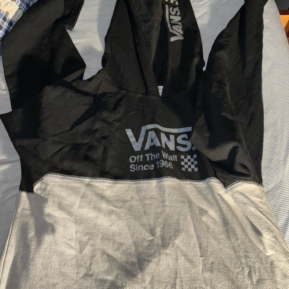 Vans off the wall hoodie